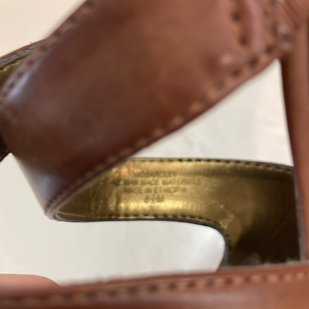 Guess Brown Wedge with Buckle Size 6.5 - Picture 5 of 5